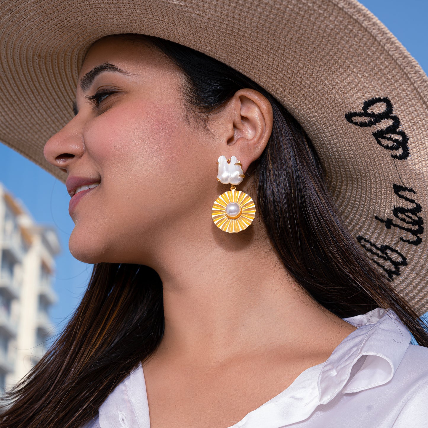 Mia Baroque Pearl Earrings