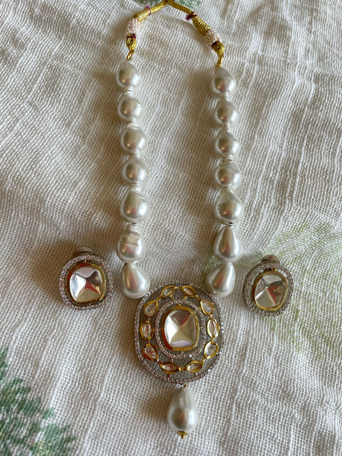 Champagne Luminescence neckalce Set