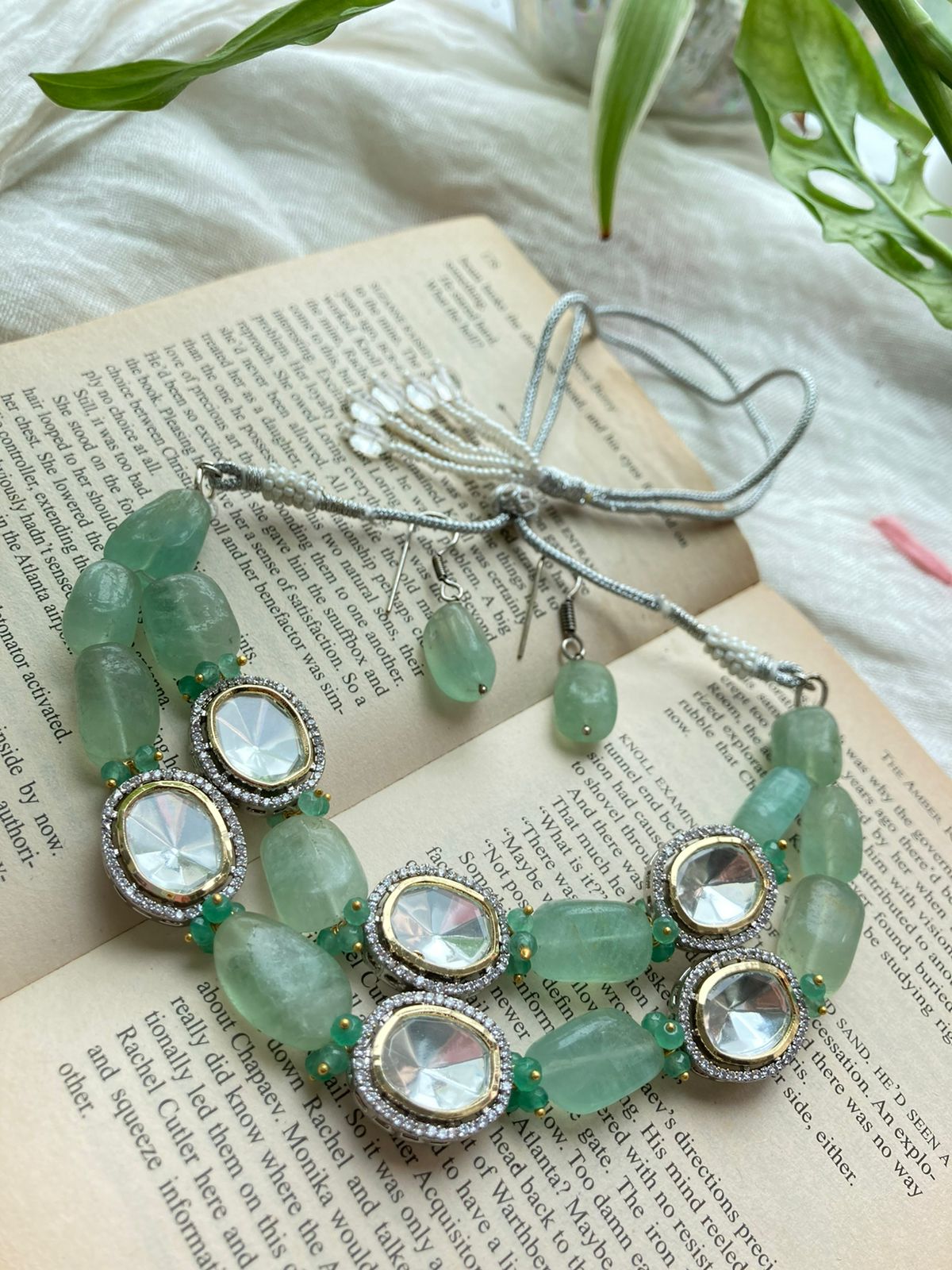 Verde Glow Necklace Set