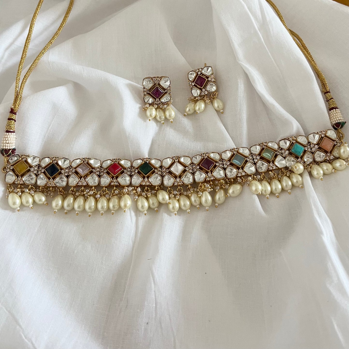 Naangai Navratan Necklace Set