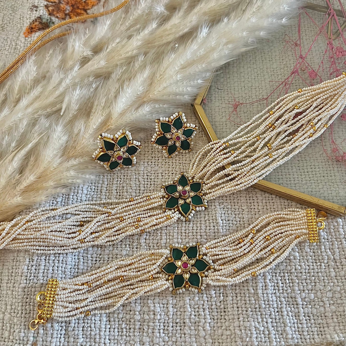 Pachi Kundan choker set with pearl strings in silver and alloy