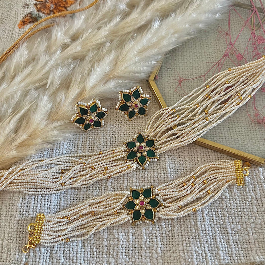 Pachi Kundan choker set with pearl strings in silver and alloy