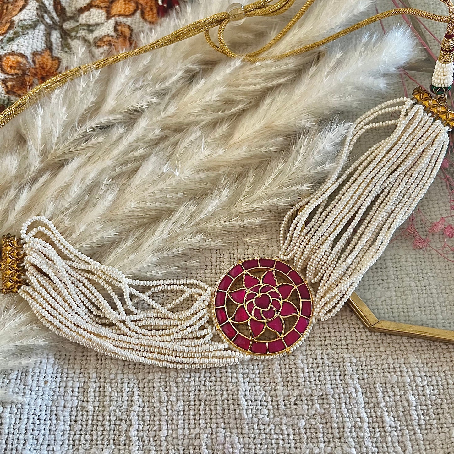 Pachi Kundan choker with pearl strings in silver and alloy