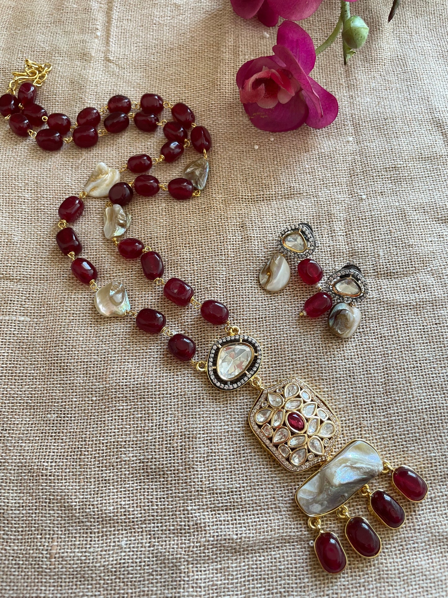 Vintage Vino Necklace Set